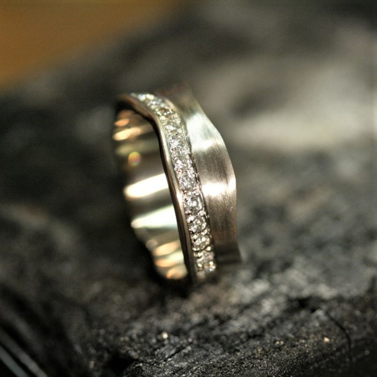 Diamantring, vitguldsring, mattring