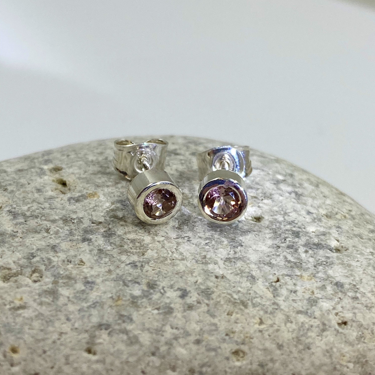 Silverörhänge, rosa turmaliner, örhängen